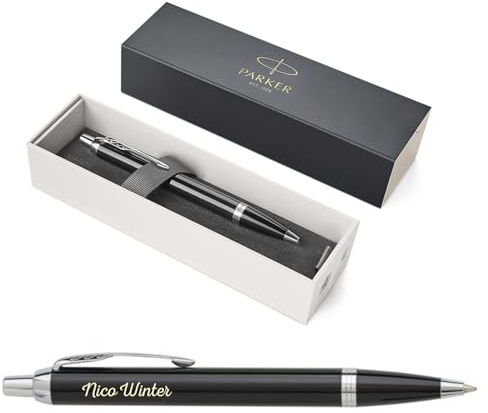 PARKER IM Core Kugelschreiber mit Gravur | Premium Stift | Geschenkbox | schwarze Mine | personalisiertes Geschenk | Namen | graviert | Jahrestag | Geburtstag (Black Lacquer C.C.)
