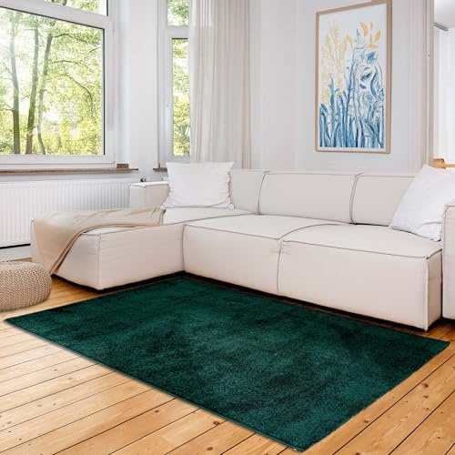 Astra Einfarbiger Teppich Wohnzimmer, Schlafzimmer - Kuscheliges Flachgewebe für Innen - Sehr großer Kurzflorteppich weich - Teppich Dunkelgrün, 133x190cm
