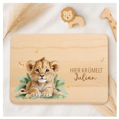 Little-Deco Personalisiertes Frühstücksbrettchen für Kinder, Hier Krümelt Brettchen mit Wunschnamen, Individuelles Holzbrett mit zertifiziertem UV-Druck, Lebensmittelecht XFL1030