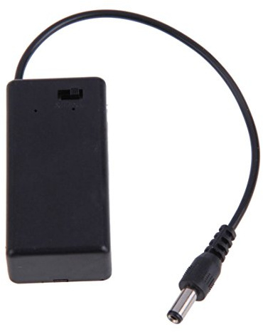Boîtier pour batterie PP3 9 V avec câble de connexion et interrupteur marche/arrêt + prise de 2,1 mm