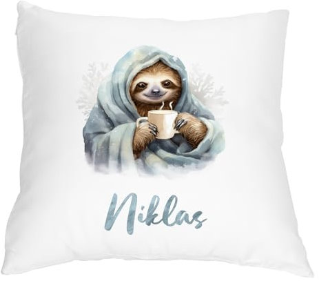 Geschenke 24 Kuschel-Kissen personalisiert Faultier-Motiv im Comic-Stil (Coffee im Winter) | mit Wunschname Bedruckt | Witziges Dekogeschenk | 40 x 40 cm