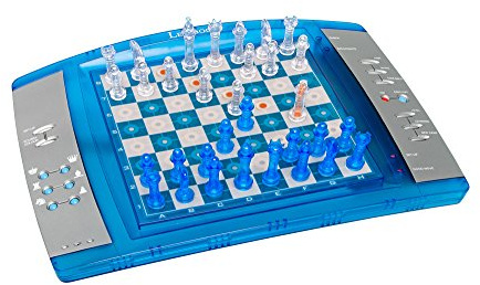 Lexibook ChessLight® - Juego de ajedrez electrónico con teclado sensible al tacto y efectos de luz y sonido, 32 piezas, 64 niveles de dificultad, batería o enchufe, azul/gris, LCG3000