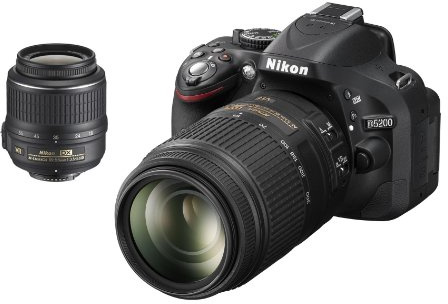 Nikon D5200 - Cámara réflex digital de 24.1 Mp (pantalla de 3, objetivo(s) 18-300mm f/3.5, estabilizador de imagen, vídeo 1080p Full HD) negro - Kit con objetivos AF-S DX 18-55 mm VR y 55-300 mm[importado]