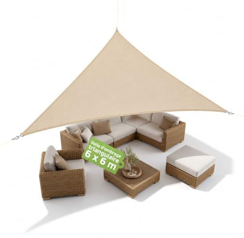 Avilia Tenda Vela Ombreggiante Triangolare Beige 6x6x6m con Protezione dai Raggi UV e dalla Pioggia - Telo Parasole Traspirante Ideale per Giardino, Terrazza e Balcone - Facile da Montare