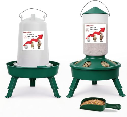 ZenxyHoC 2-in-1 Küken Futterautomat 1,5L & Tränke 1,5L Set Grün | Mit Schaufel, Top-Füll-Design, 3 verschiedene Höhenverstellungen, Aufhängehaken & Anti-Ertrinkungs-Schutz, BPA-freiem Plastik