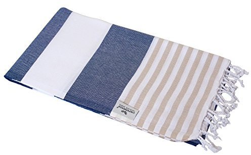 Carenesse Hamamtuch Tommy 100 x 180 cm I Hamam Handtuch 100% Baumwolle im Marine Look: blau-weiß-beige gestreift I Extra breites & saugfähiges Pestemal/Fouta I Saunahandtuch mit kleinem Packmaß