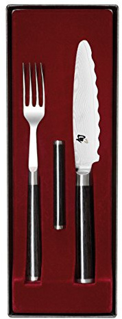 KAI Shun Classic japanisches Besteck Set 3 Teilig - Damast Tafelmesser aus 32 Lagen VG MAX Kern - 61 (±1) HRC + Gabel aus hochwertigem Edelstahl + Messerbänkchen - Pakkaholzgriff - Tafelbesteck Set
