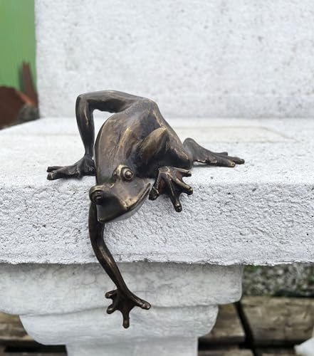 STEINFIGURENWELT GIEBEN Bronzefigur Kletterfrosch für Kante 13x12cm Dekoration aus Bronze Skulptur Tier Figur Frosch Kröte Kantensitzer Deko Geschenk Bronzestatue Wetterfest