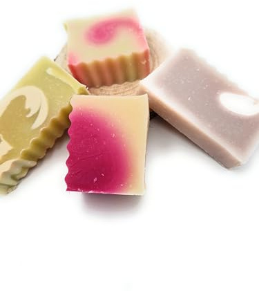 NEU die Blumigen Seifen 4 er Set, Duschbutter Reisblume, Seerose, Seifen Flieder, Zitronenmyrthe 4X45g