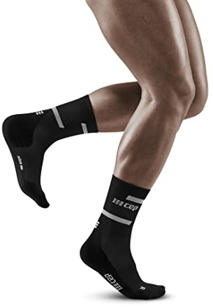 CEP - THE RUN COMPRESSION SOCKS MID CUT für Herren | Mittellange Laufsocken in schwarz mit Kompression | Regenerierende Kompressionsstrümpfe für Männer | Gr. V | XL