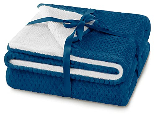 AmeliaHome Kuscheldecke 70x150 cm zarte Steppung Sherpa Lammfelloptik Wohndecke Shleepy Indigo