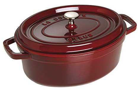 Staub 1102787 Cocotte, 27 cm, oval, Bräter aus Gusseisen, grenadine