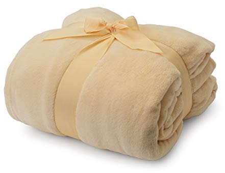 Lumaland Kuscheldecke 170x200cm mit Ärmeln & Fußtasche aus 100% Coral Fleece | Warme & atmungsaktive Sofadecke aus besonders weichen Fasern, inkl. Tasche für Handy oder Fernbedienung [Beige]