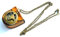 Collana in ottone con meridiana e bussola, con custodia in pelle.