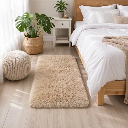 BEIMO Tapis de Salon Shaggy Tapis Chambre Moderne à Poils Longs et Moelleux, Grand Doux Tapis de Sol Pelucheux Dessous Antidérapant, Beige Sable, 80x150cm
