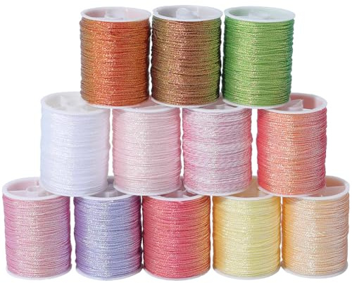 CABODYALS 12 rullar 432 m flerfärgad metalltråd färgglad broderi skimmer jultråd polyester glitter snöre för sömnad tillverkning hantverk armband pärlor halsband gör-det-själv