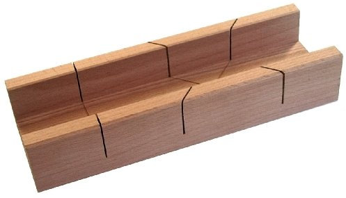 Augusta-Heckenrose Gehrungslade 300 x 65 x 37mm I Schneidlade aus Buchenholz 20mm Dicke zum präzisen Sägen auf Gehrung für 45° & 90° Winkel I Sägehilfe