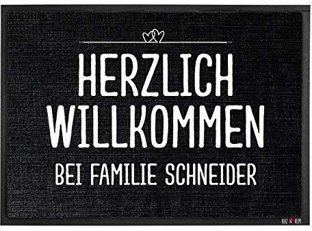 Herz & Heim® personalisierte Schwarze Fußmatte mit Wunschtext-Aufdruck, Innenbereich, rutschfest 60 cm x 40 cm (B/H)