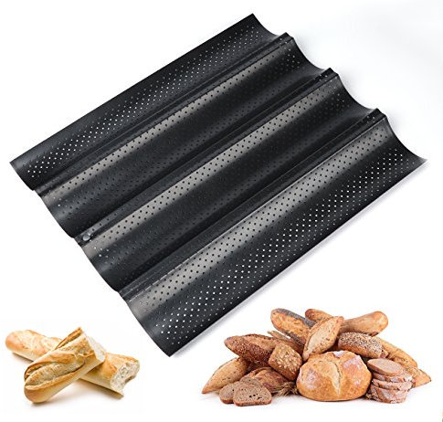 ilauke Perforada Francés Pan Negro,Baguette Bandeja,Bandeja de Baguette con Revestimiento Antiadherente,Acero Carbono Perforado Molde para hornear para Colocar y Hornear 4 Baguettes Francesas(37,8cm)
