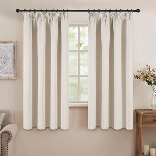 MRTREES Gardinen Wohnzimmer verdunkelungsvorhänge scheibengardinen modern Vorhang Blickdicht Beige kurz verdunkelung 160X140cm (HXB) küchengardinen für Tür Balkon Outdoor Mädchen Jugend Curtains
