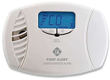 First Alert CO615 Dual-Power Plug-In Carbon Monoxide Detector with Battery Backup and Digital Display, White