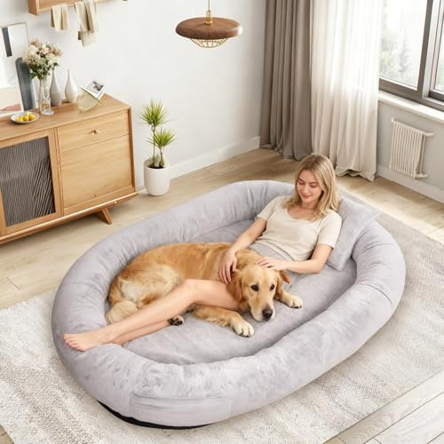 FURRYFECTION 180x114x35,6cm Menschlich Waschbar Grau Hundebett | Geeignet für Erwachsene und Haustiere Kunstfellbezug mit Decke und Kissen komfortables Nickerchenbett