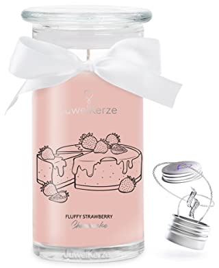 JuwelKerze Fluffy Strawberry Cheesecake Halskette Silber - Schmuckkerze 80 Std - große Duftkerze mit Gourmandem Duft - hellrosae Kerze mit Schmuck Überraschung - Geschenke für Frauen, Geburtstag