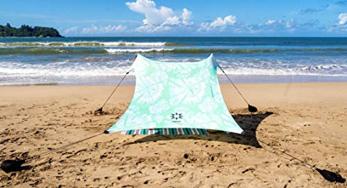 Neso Strandzelt mit Sandanker, tragbares Sonnendach - 2,1m x 2,1m – Patentierte mit verstärkten Ecken zur Stabilisierung (Mint Tie Dye)