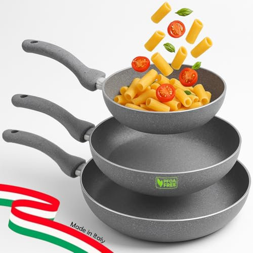 BAKAJI Set 3 Padelle In Pietra Diametro 20 24 28 cm Rivestimento Effetto Pietra Padella Antiaderente Con Manico Ergonomico Soft Touch Stone Effect Corpo in Alluminio 6 strati