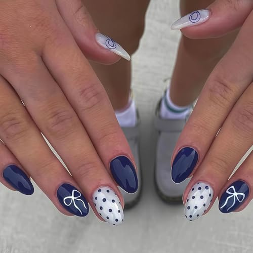 LunarCharm 24 Stück Kurze Mandelförmige French Tip Kunstnägel - Verspieltes Sommer-Design mit Schleifen & Polkadot in Dunkelblau & Glänzend, Vollflächige Wiederverwendbare Acrylnägel