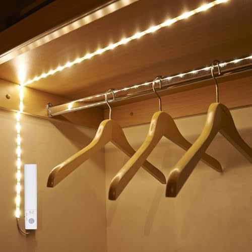 Amagle Luces Led Sensor de Movimiento, 3 Metres Luces Led Cocina Habitacion Pilas, Luz Led Adhesiva Armario Luce con Sensor de Movimiento Interior Tira Regleta Leds Bajo Mueble Blanco Natural (4000K)