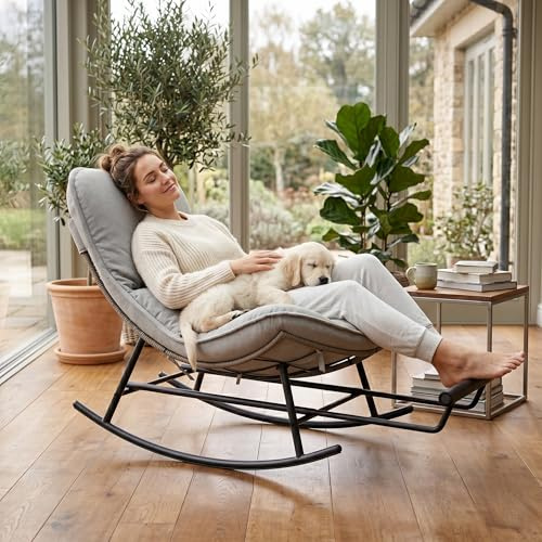 Schaukelstuhl mit Ausziehbare Fußstütze & Abnehmbares Kissen, Schaukelliege Bis 200kg Belastbar, Schaukelsessel Outdoor Rattan & Stahlgestell, XXL & Ergonomischer Rocking Chair für Wohnzimmer, Garten