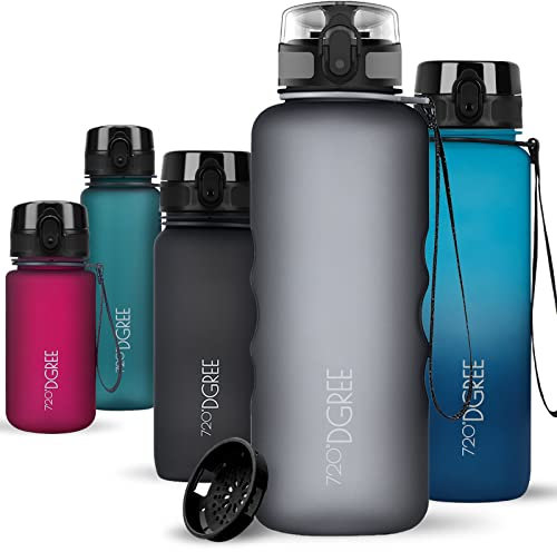 720°DGREE Trinkflasche 1,5 Liter “uberBottle“ softTouch +Sieb - BPA-Frei - XL Wasserflasche für Gym, Fitnessstudio, Workout, Fitness, Sport, Outdoor - Große Sportflasche aus Tritan - Leicht, Stoßfest