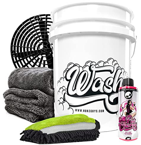 Nuke Guys Starter Auto Wasch Set - Wascheimer mit GritGuard Schmutzeinsatz + Pink Cherry Autoshampoo 0,5l + 3in1 Waschschwamm + Gamma Dryer Twisted Pile Trockentuch XXL + Autoreinigung - Handwäsche