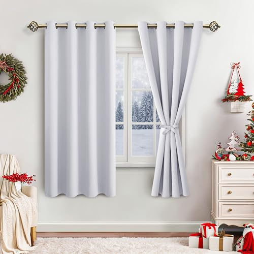 JIUZHEN Vorhänge Blickdicht mit Ösen Verdunkelungsvorhang Kurz H137xB132cm | 2er Set, Grau Weiß Thermovorhang Hitzeschutz mit Raffhalter Weihnachtsvorhänge UV-Schutz Gardinen Innen Fenster Wohnzimmer