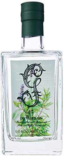 Gordon Castle Scottish Gin 70cl - 43% ABV, Luxury Small-Batch Award Winning Gin, Crisp, Smooth and Fresh, Perfect Gin Gift for Her or Him