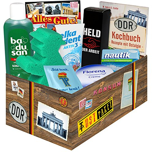Geschenkset DDR/Pflege Box + Ostprodukte/Geschenk zum Geburtstag für Sie | Pflege Box mit Nautik Seife, Badusan, Ampelmann Badeschwamm und Florena Creme. Inklusive Buch und Geschenkverpackung.