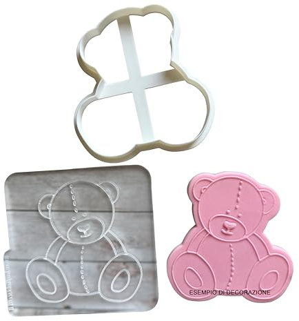 Tagliabiscotti.it - Outbosser Stampino per creare decorazioni a rilievo in pasta di zucchero a forma di orsetto seduto per biscotti, baby shower, battesimo - Nascita - Cutter - Tagliabiscotti - 8,5cm