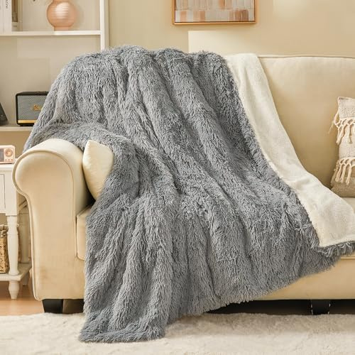EMME Faux Kuscheldecke Kunstfell – Flauschige Felldecke，150 x 200，Hellgrau | Pelz-Wolldecke, plüschig & warm – OEKO-TEX eleganter Überwurf für Sofa & Bett