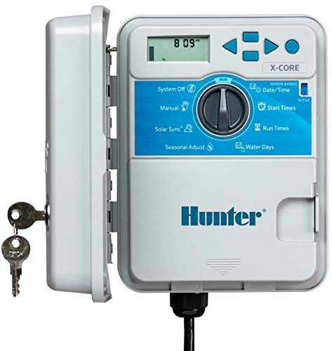 Hunter X-Core 4-Zonen-Sprinkler-Timer, Regler für Innen- und Außenbereich | Bewässerungsregler mit 4 Stationen mit saisonaler Anpassung, Speicher-Backup, manuelle Steuerung und kein WLAN erforderlich
