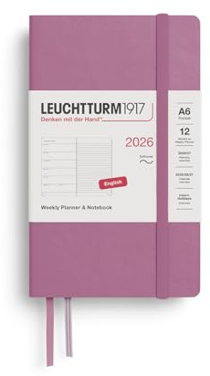 LEUCHTTURM1917 372693 veckokalender och anteckningsbok ficka (A6) 2026, mjukt skydd, Dusty Rose, engelska