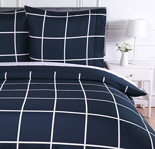 Amazon Basics 2-teiliges Mikrofaser-Bettwäsche-Set, Bettdeckenbezug 135 x 200 cm & 1 Kissenbezug 80 x 80 cm, Marineblau, kariert