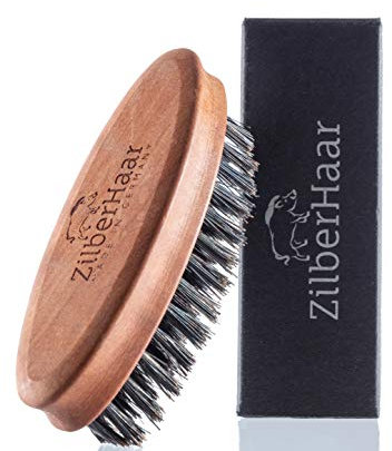 ZilberHaar Taschen-Bartbürste (Harte Borsten) | 100% Wildschweinborsten und Birnbaumholz | Mit Allen Bartbalsams und -Ölen Verwendbar | In Deutschland Hergestellt | Reisefreundlich