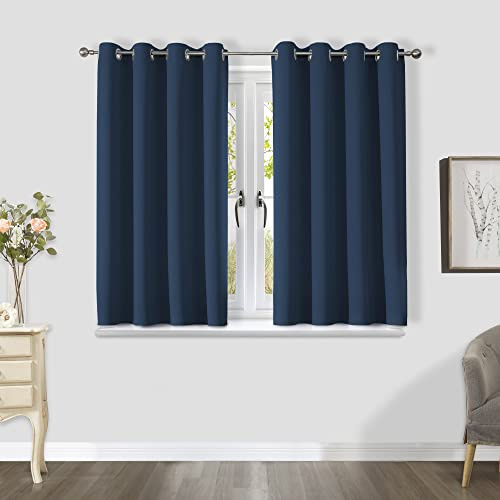CUCRAF Gardinen mit Ösen Vorhang Blickdicht 2er Set H137 x B117 cm Thermovorhang Kälteschutz Navy Blau Verdunklungsvorhänge, Weich und Langlebig Schallschutz Vorhang für Schlafzimmer Wohnzimmer