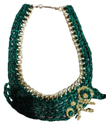 collana all'uncinetto verde lurex