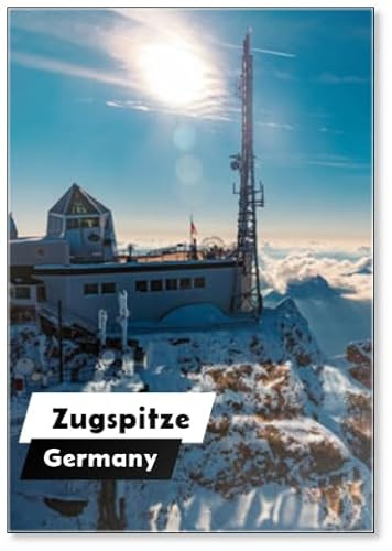 Wunderschöner Alpen-Sommerblick am berühmten Zugspitzgipfel, Deutschland, nahe Ehrwald, Tirol, Österreich und Garmisch-partenkirchen, Bayern, Deutschland, Kühlschrankmagnet