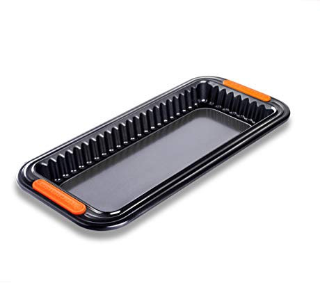 Le Creuset Antihaft Tarteform, Rechteckig, 33 x 13 x 3 cm, Hebeboden, Sauerteigbeständig, Aus Karbonstahl gefertigt, Anthrazit/Orange, 94103229001100