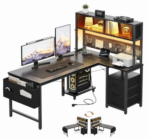 YOUDENOVA L-form skrivbord reversibelt, spelbord med LED, uttag och USB, hörnskrivbord med hylla och hålvägg, 3 lådor, datorbord för kontor, vardagsrum, spel, 135 x 100 cm, svart