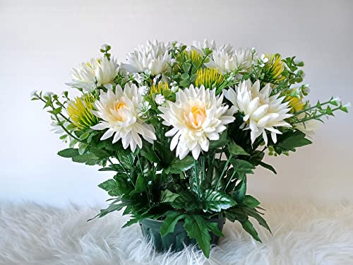 Roselynexpress Composition de Fleurs Artificielles Lesté Ciment pour Une Parfaite Tenue à L' extérieur, Pot en Forme de Charlotte. Réalisé par Nos Soins, Fleurs de Très Bonne Qualité.