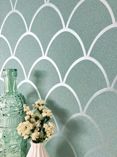 Newroom Vliestapete Grau Fischschuppen Tapete Wohnzimmer Schlafzimmer | Schuppenmuster Bogenlinien, metallischer Schimmer, feine gesprenkelte Struktur, Mustertapete Maritim Skandinavisch, Flur